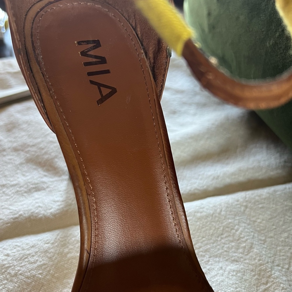 Mia heeled sandal - Picture 6 of 7